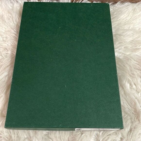 BROWNLOW LINENS Shamrock Linen Bun Warmer BL424 42x42cms White New in Box - Picture 6 of 7